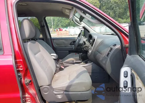 2005 Ford Escape Xlt z USA, uszkodzony, nr VIN 1FMYU93125KB84638